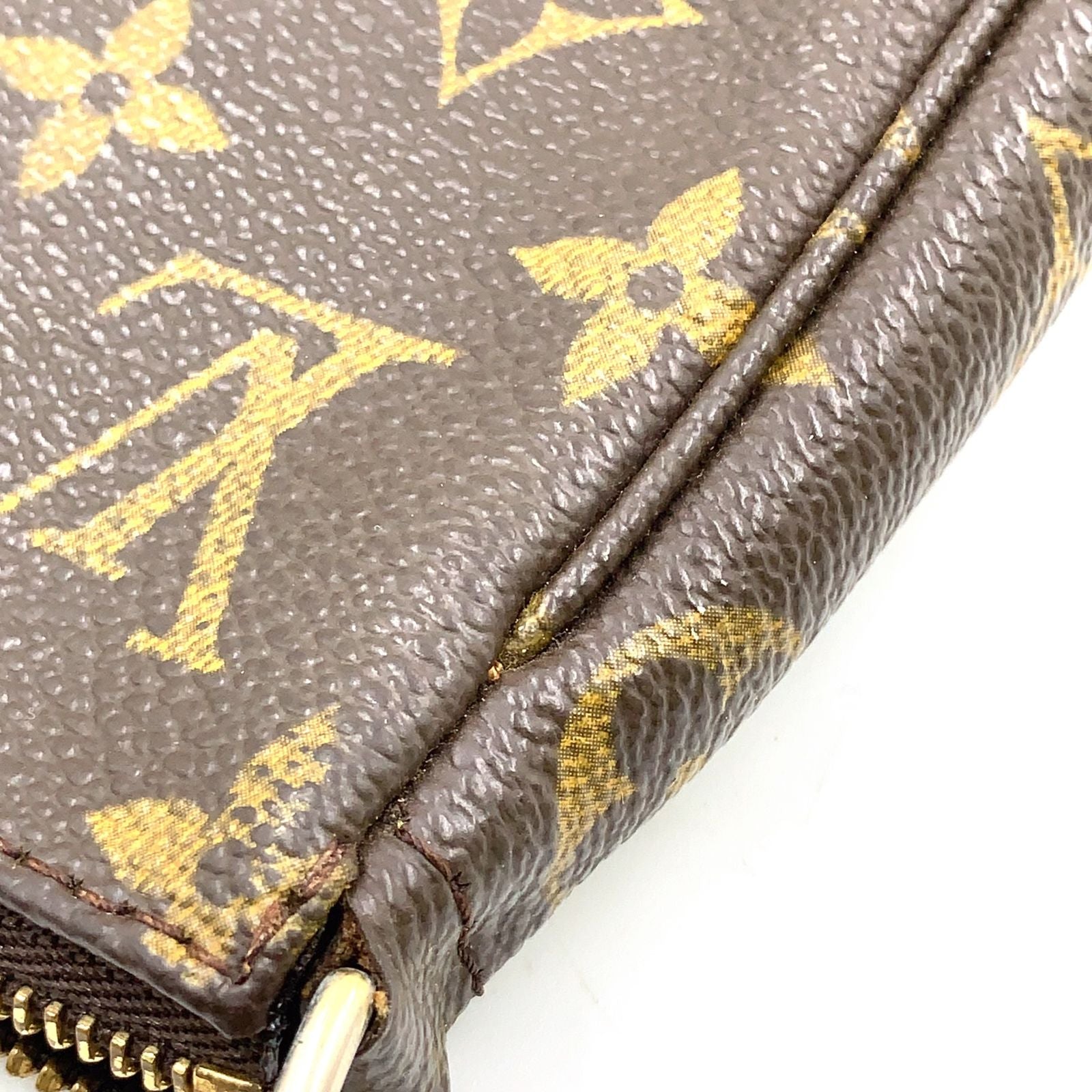 Louis Vuitton Pochette Monogram Leather Brown Handbag Gold — view 9