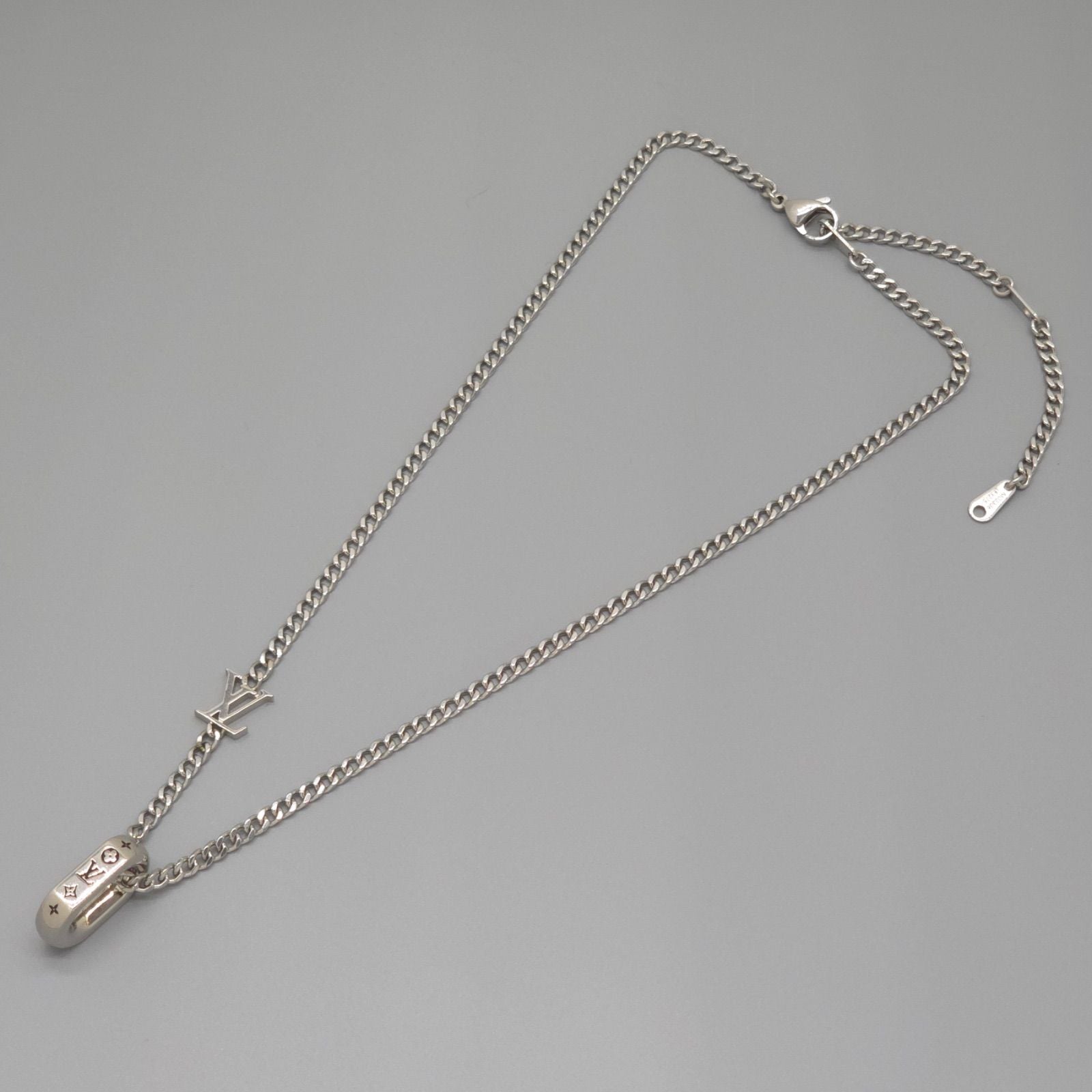 Louis Vuitton Monogram Chain Pendant 55.6 cm Palladium — view 2