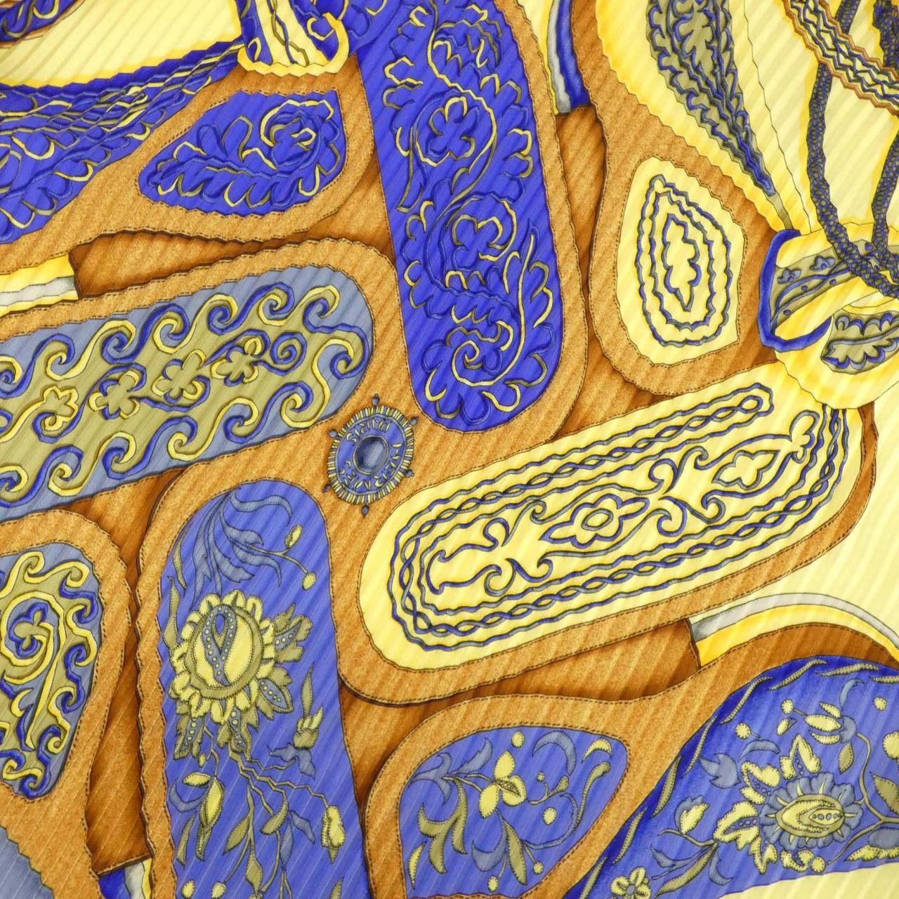 Hermes Pleats Scarf Yellow — view 4