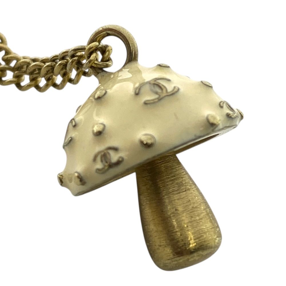 Chanel Bracelet Mushroom Chain Charm CC Logo Enamel Gold Ivory Pop Gorgeous — view 4