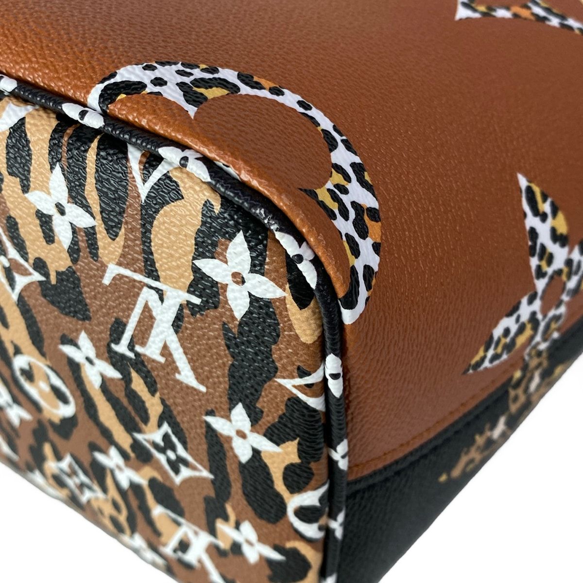 Louis Vuitton Tote Monogram Jungle Neverfull Noir Leather — view 9