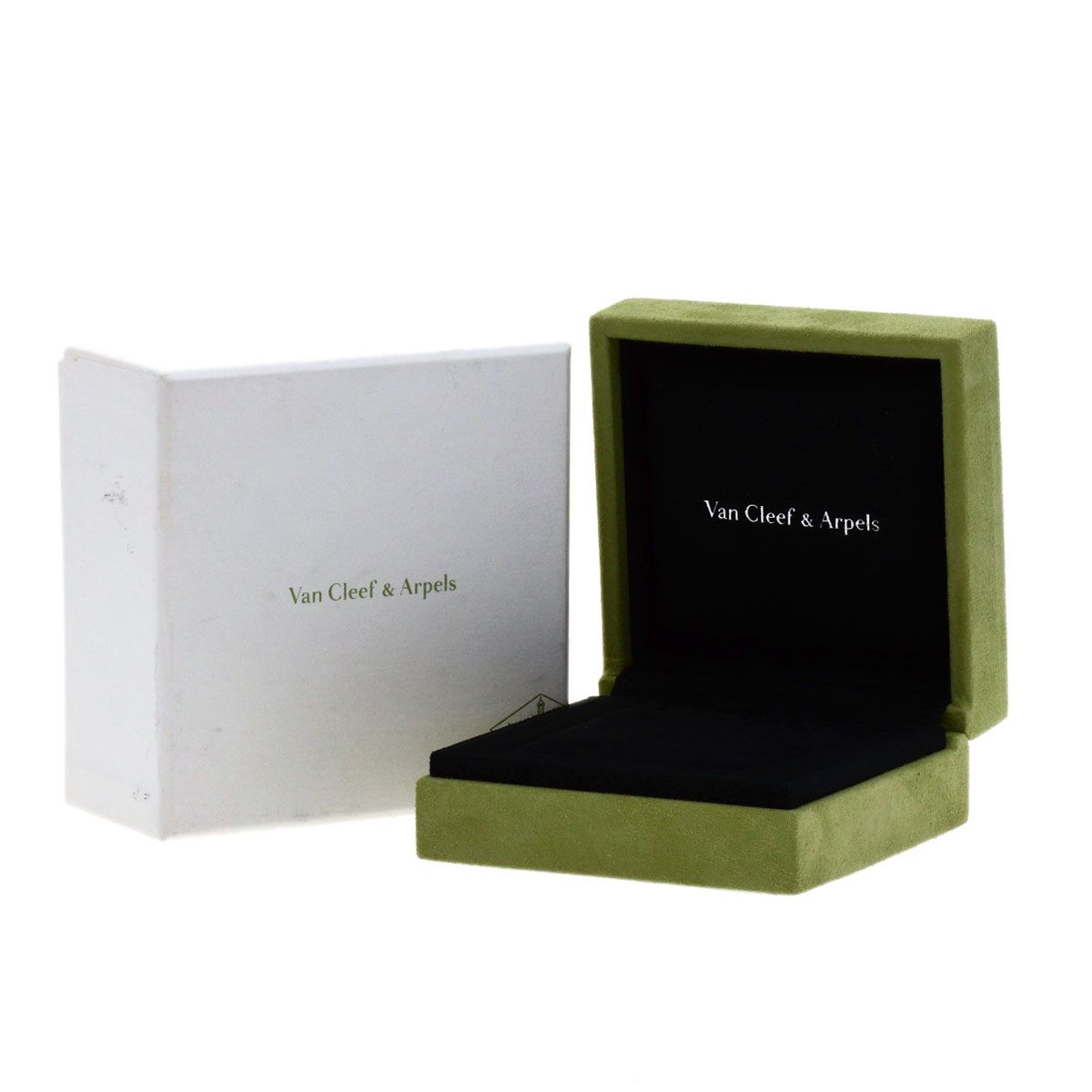 Van Cleef & Arpels Magic Alhambra Onyx Necklace 18k Yellow Gold — view 9