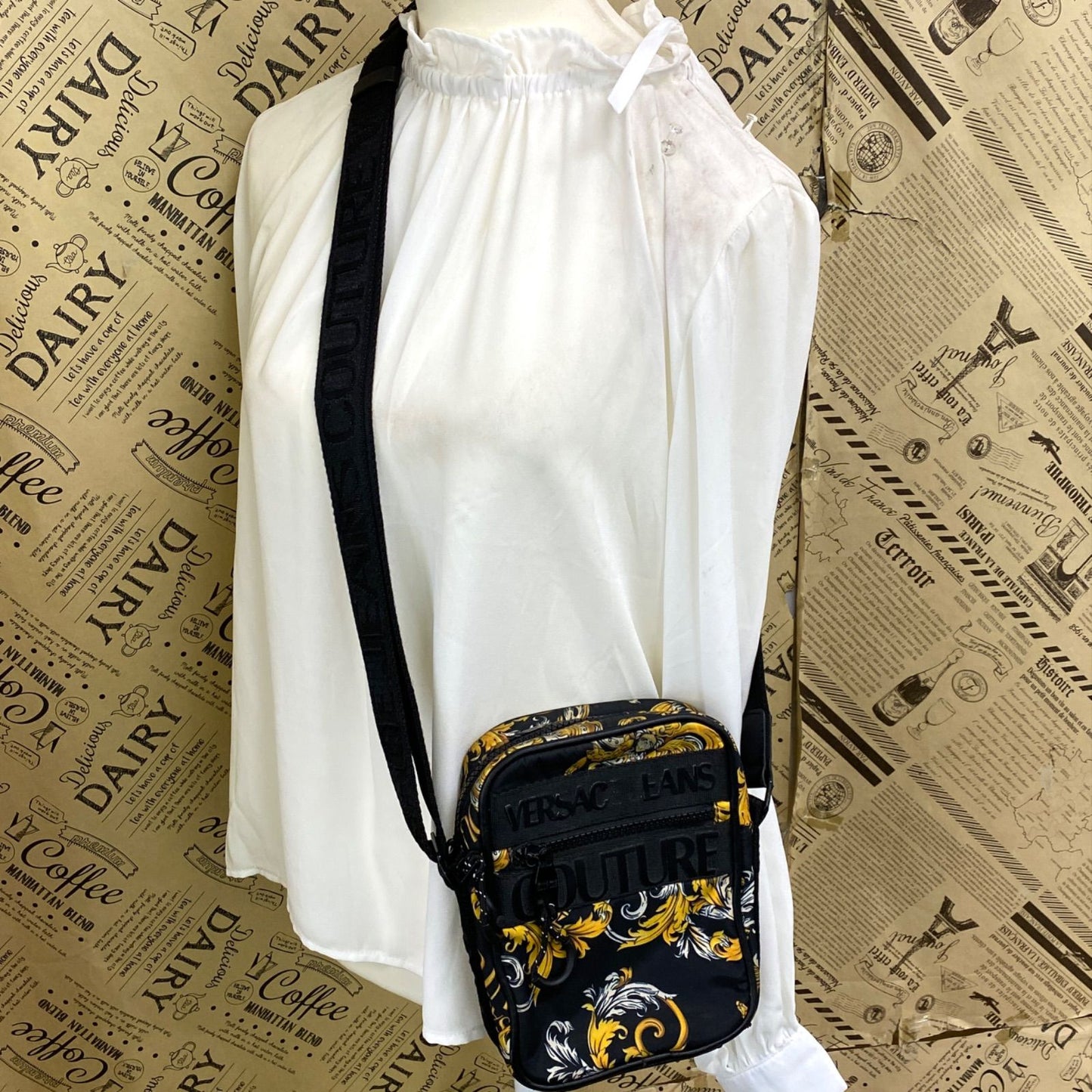 Versace Shoulder Bag Pochette Crossbody Travel Medusa — view 3