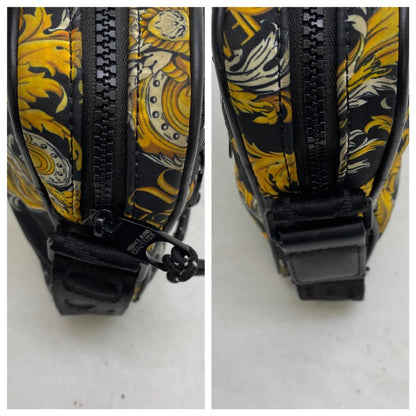 Versace Shoulder Bag Pochette Crossbody Travel Medusa — view 5