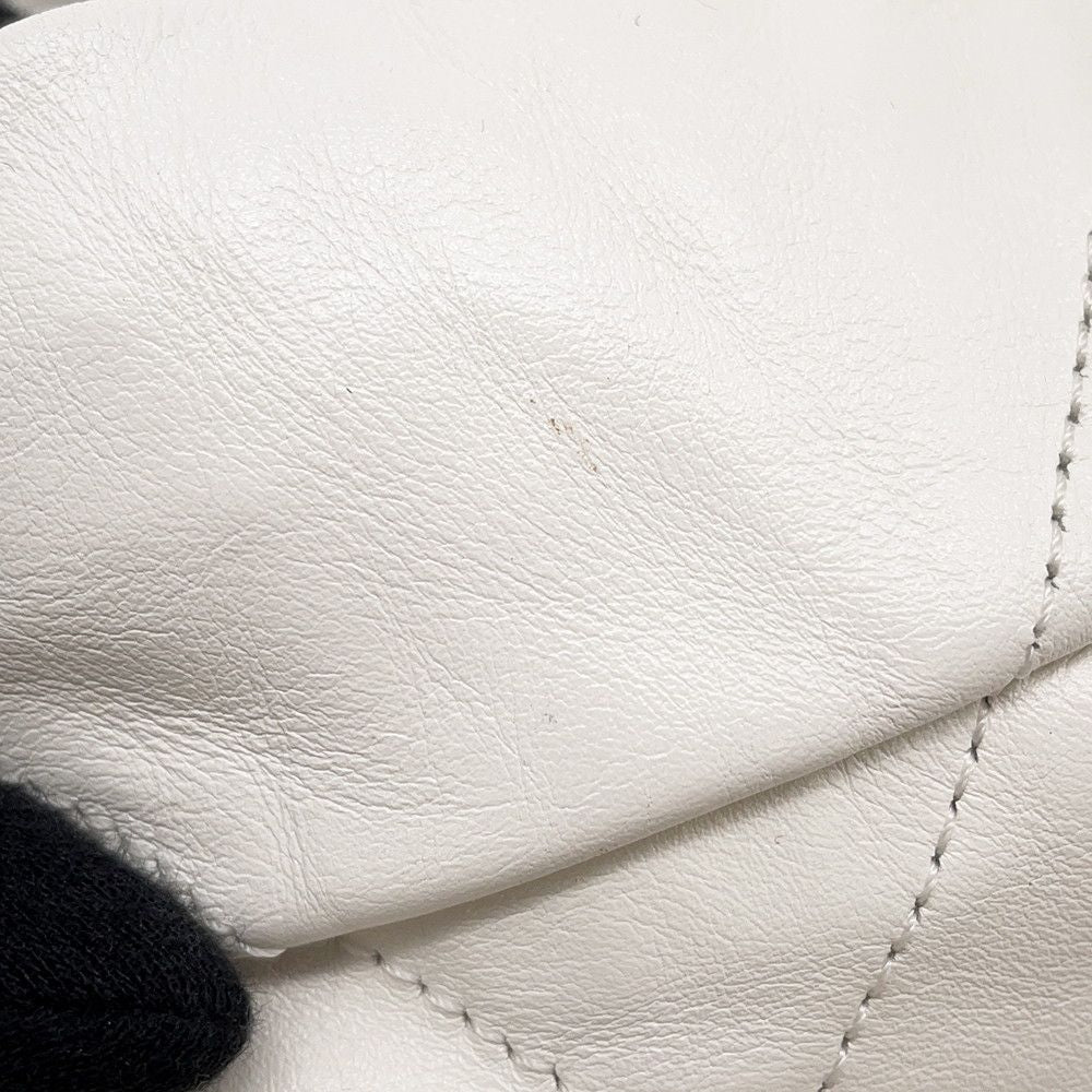 Chanel Backpack 22 Small Shiny Calfskin White — view 9