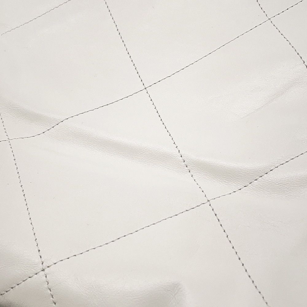 Chanel Backpack 22 Small Shiny Calfskin White — view 8