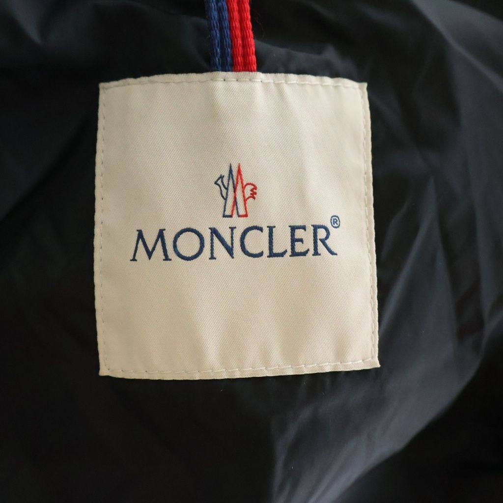 Moncler Morandiere Patch Logo Hooded Down Jacket Black — view 7