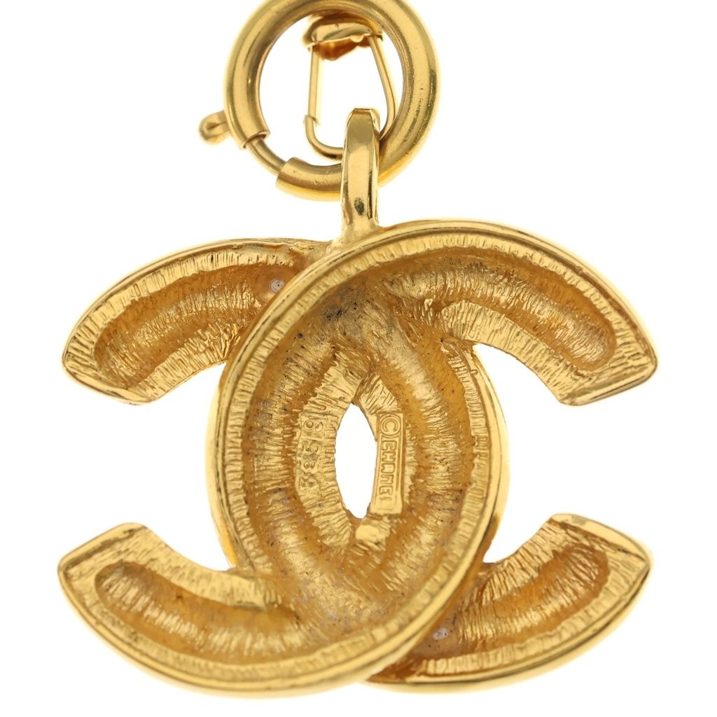 Chanel CC Logo Quilted Pendant Chain Gold — view 5