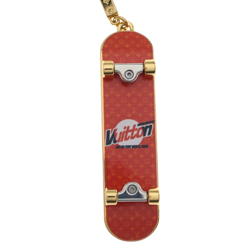 Louis Vuitton Pendant Skateboard Chain Necklace Gold — view 3