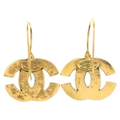 Chanel CC Logo Earrings Gold — view 2