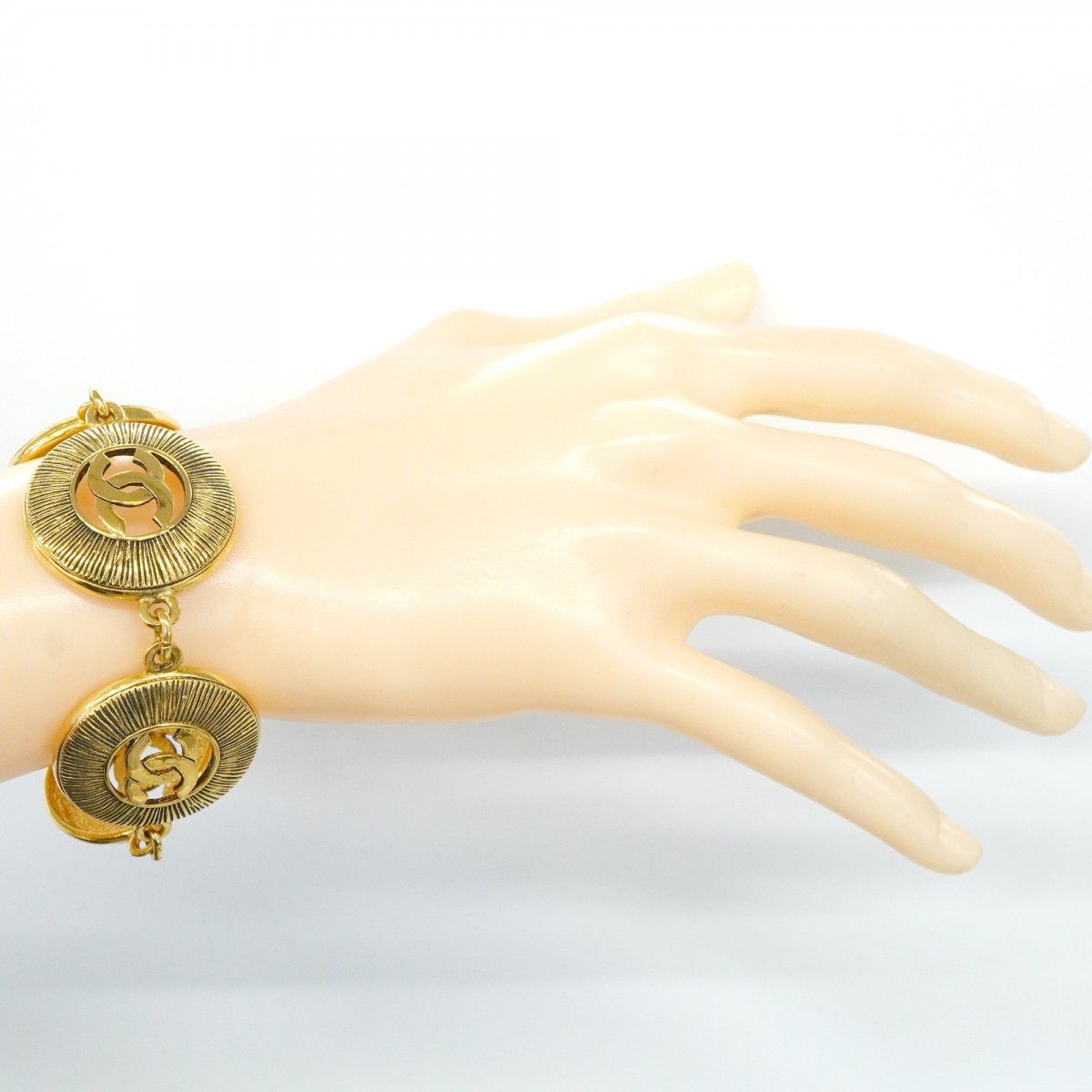 Chanel Bracelet Vintage CC Logo Round — view 6