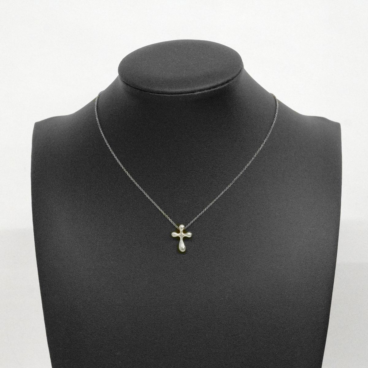 Tiffany & Co Necklace Small Cross Silver — view 7