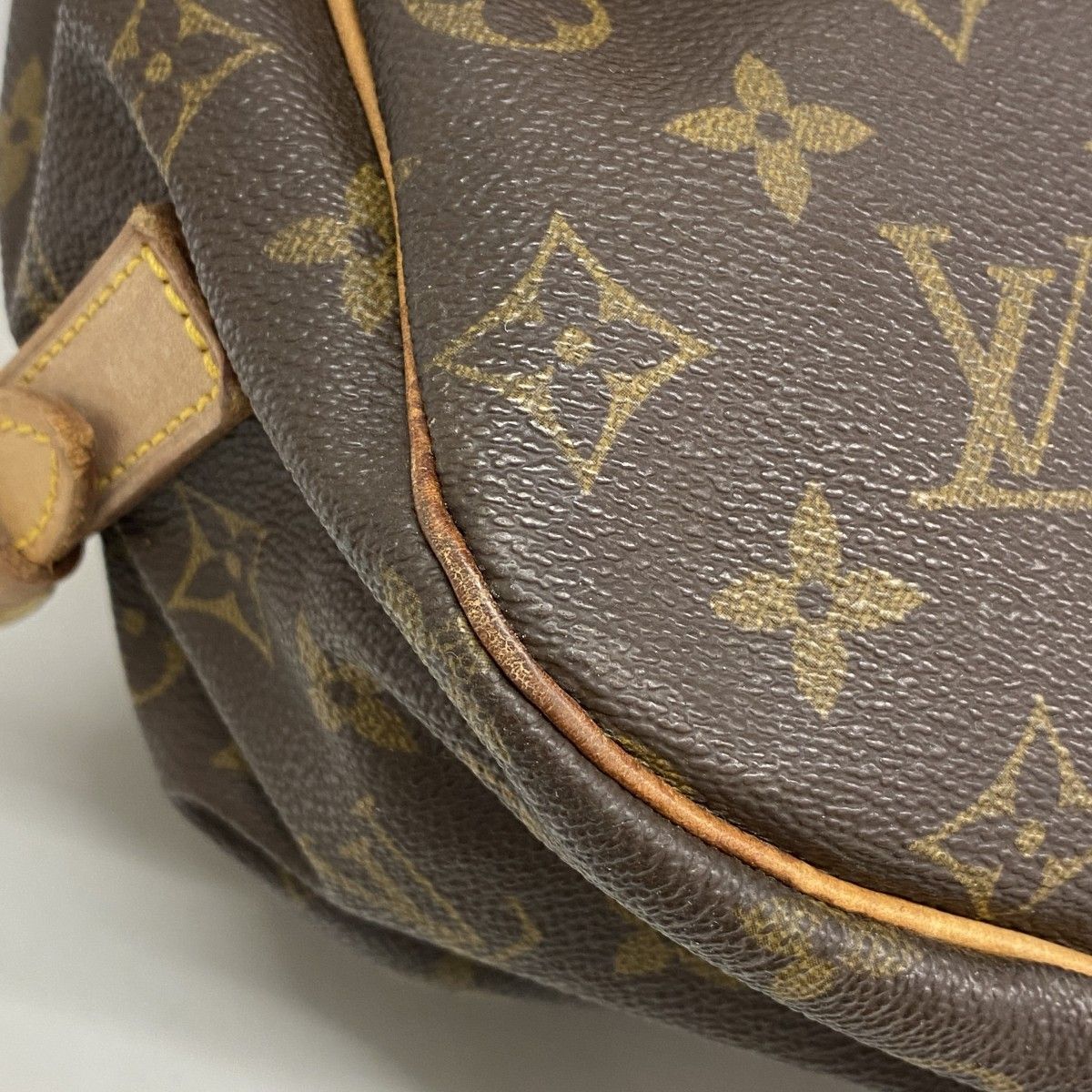Louis Vuitton Shoulder Bag Monogram Saumur 35 Brown — view 6
