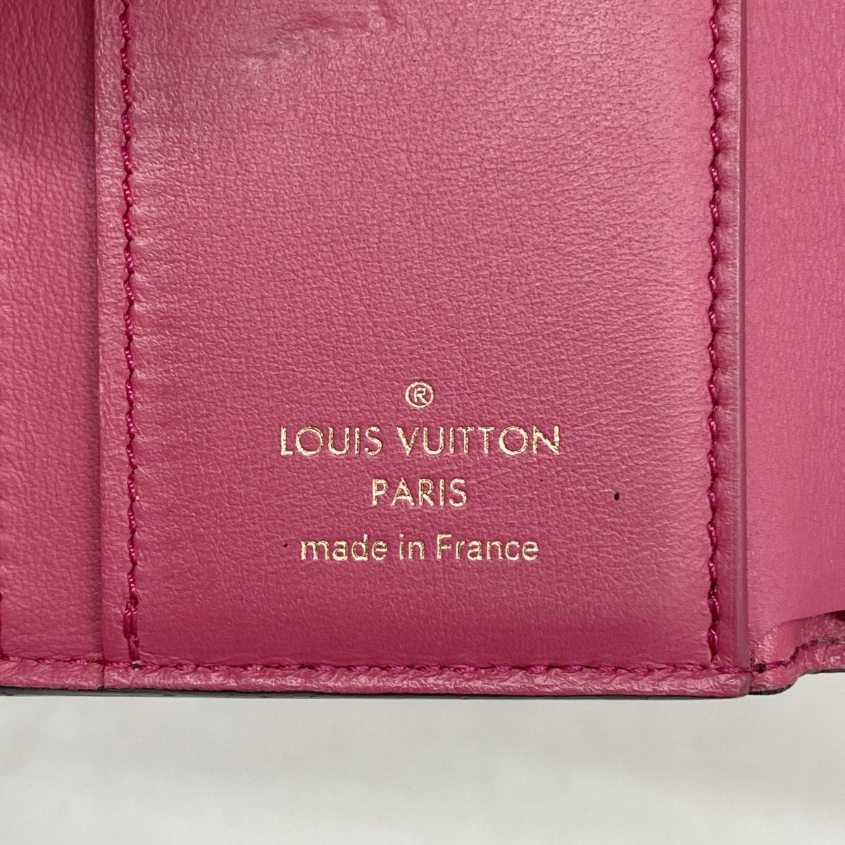 Louis Vuitton Trifold Wallet Portefeuille Capucines XS Noir — view 4