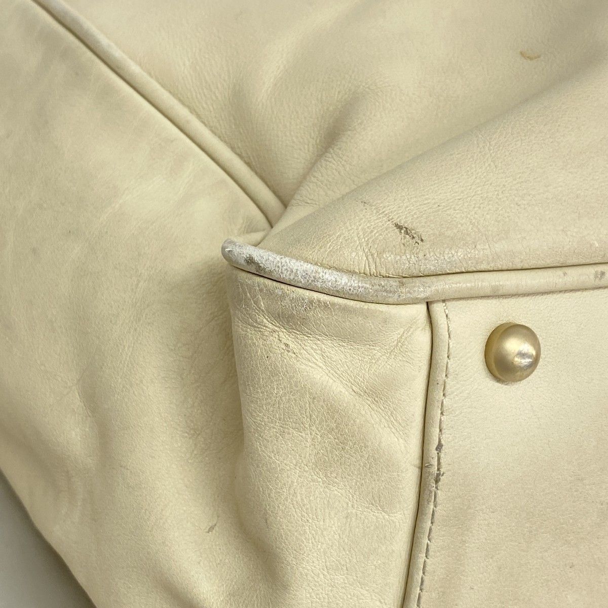 Chanel Tote Camellia Lambskin Beige Gold — view 6
