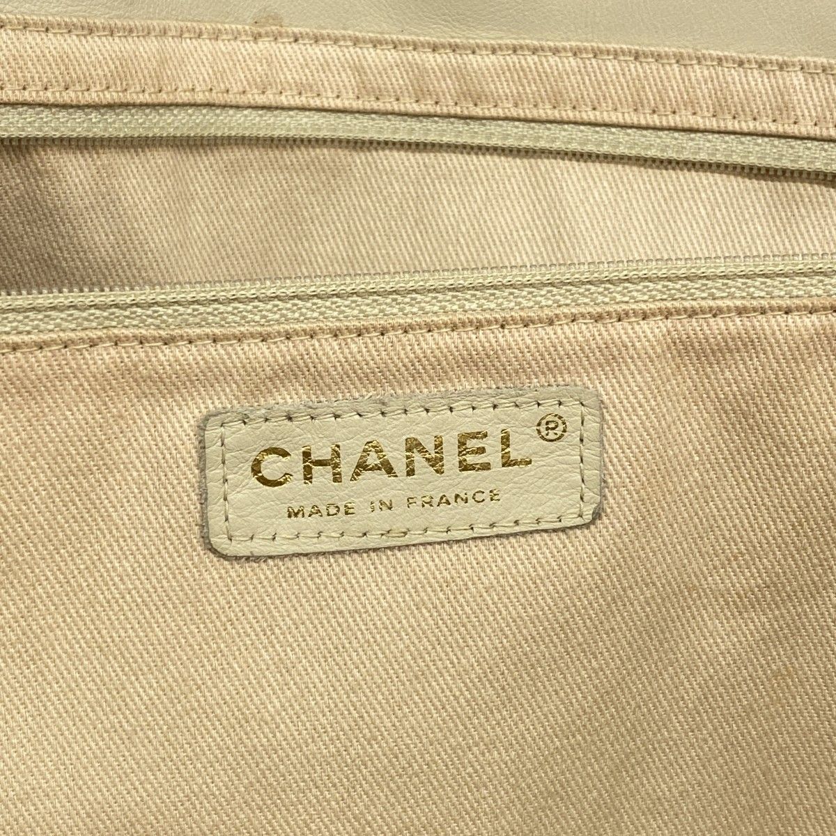 Chanel Tote Camellia Lambskin Beige Gold — view 5