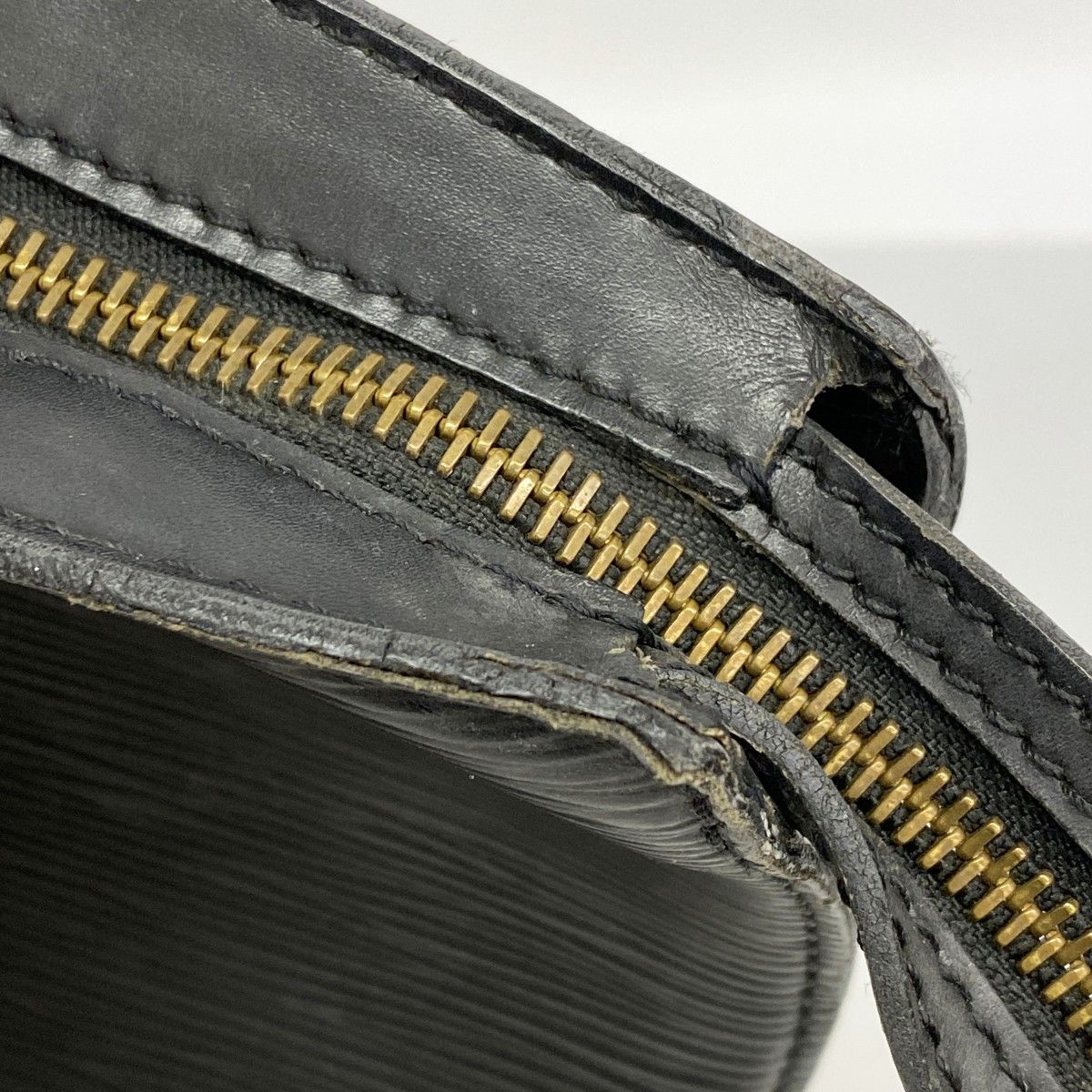 Louis Vuitton Shoulder Bag Epi Saint Jacques Shopping Noir — view 9