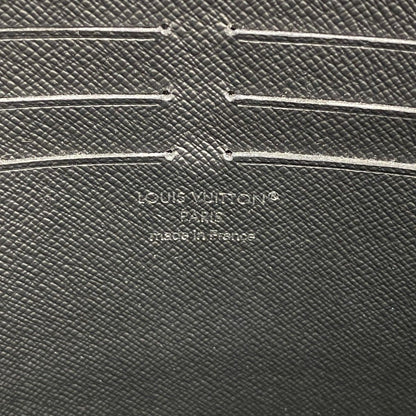 Louis Vuitton Clutch Monogram Eclipse Pochette Voyage Black — view 5
