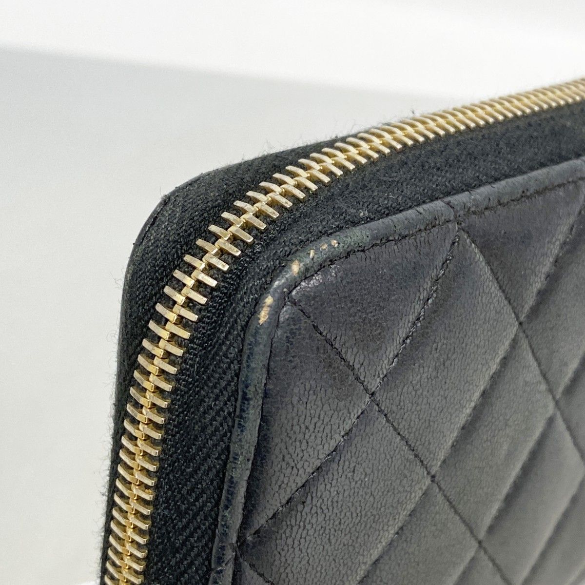 Chanel Wallet Quilted Lambskin Black Gold — view 6