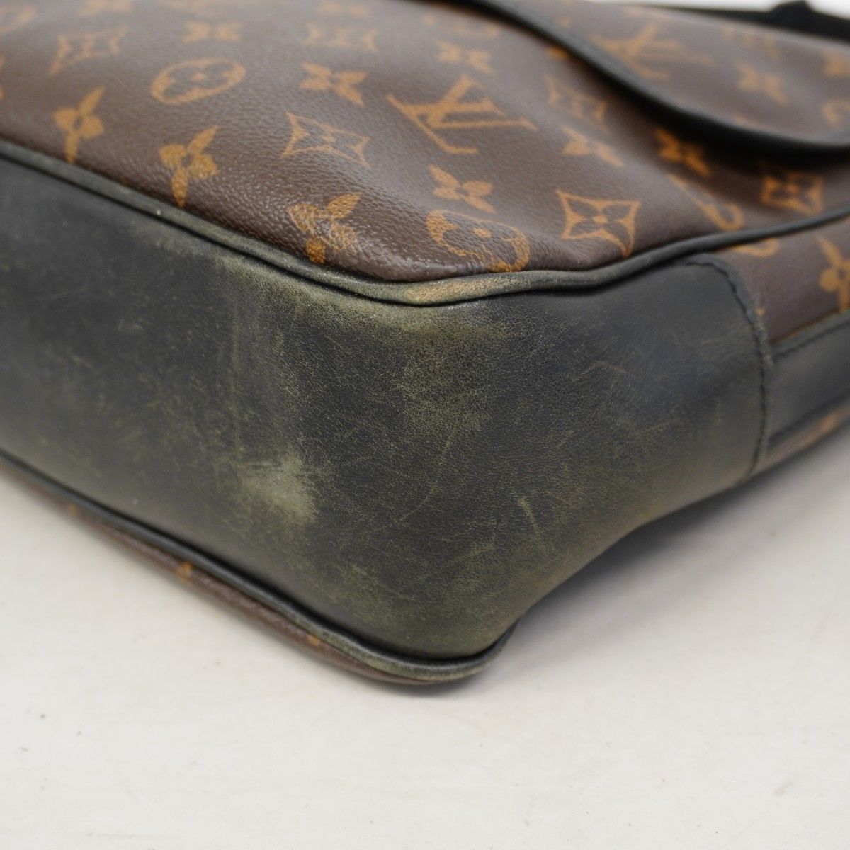 Louis Vuitton Shoulder Bag Monogram Macassar Bus GM Brown Black — view 6