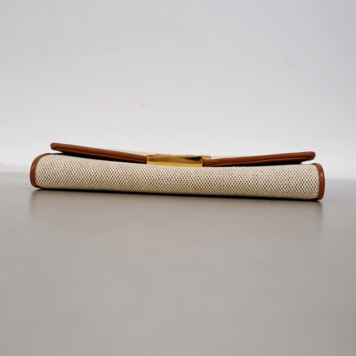 Louis Vuitton Wallet Portefeuille Capucines Beige — view 3