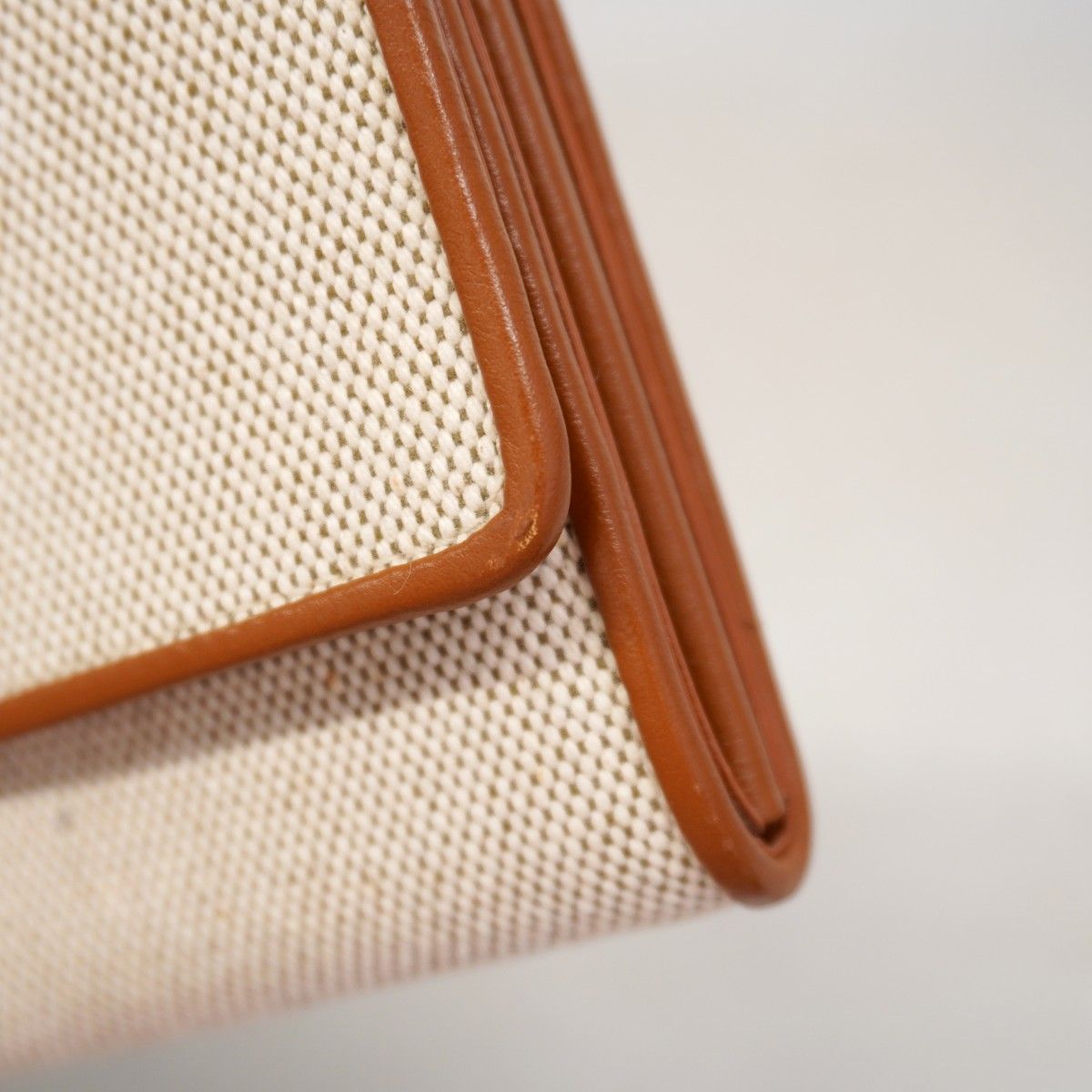 Louis Vuitton Wallet Portefeuille Capucines Beige — view 7