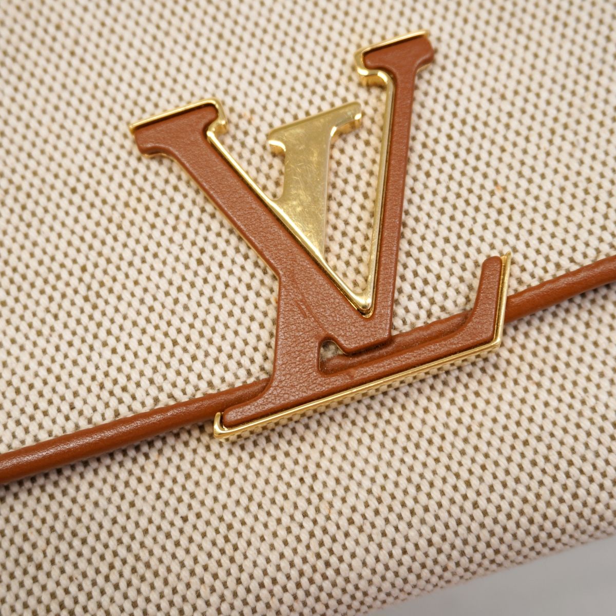 Louis Vuitton Wallet Portefeuille Capucines Beige — view 9