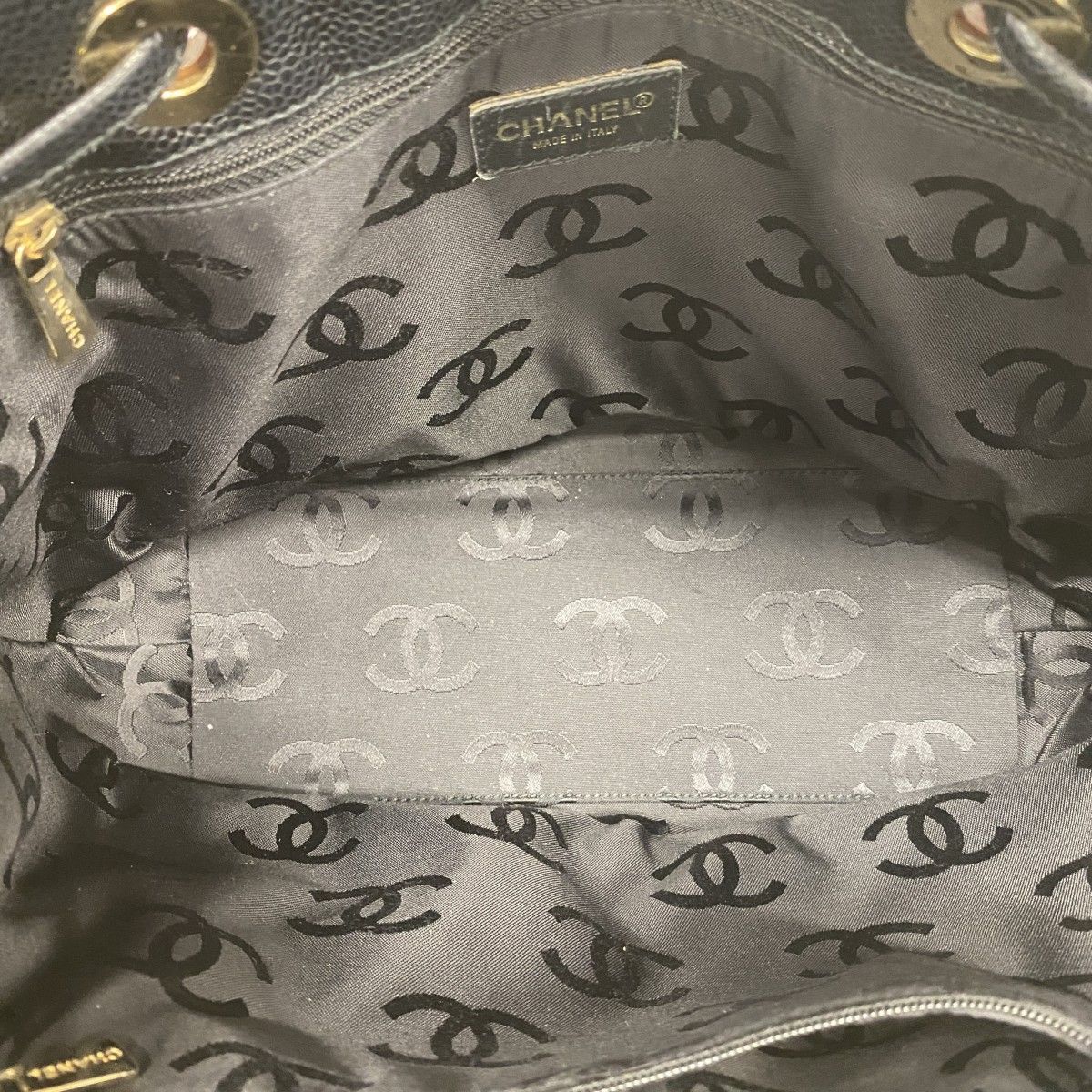 Chanel Tote Caviar Leather Black Champagne Gold — view 4