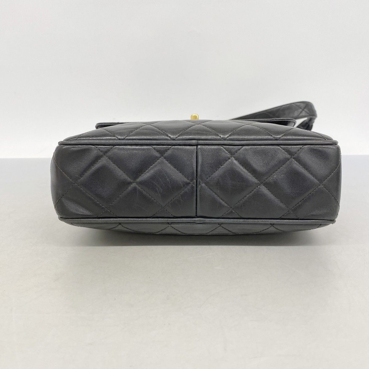 Chanel Shoulder Bag Quilted Lambskin Black Gold — view 3