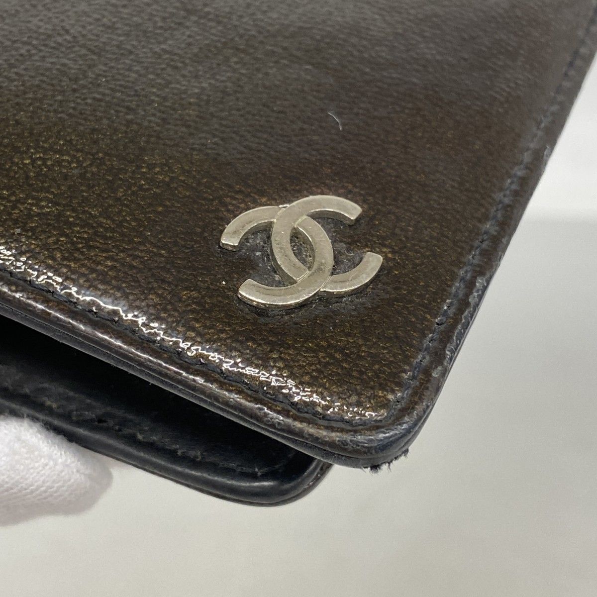 Chanel Wallet Patent Leather Brown Black Silver — view 7