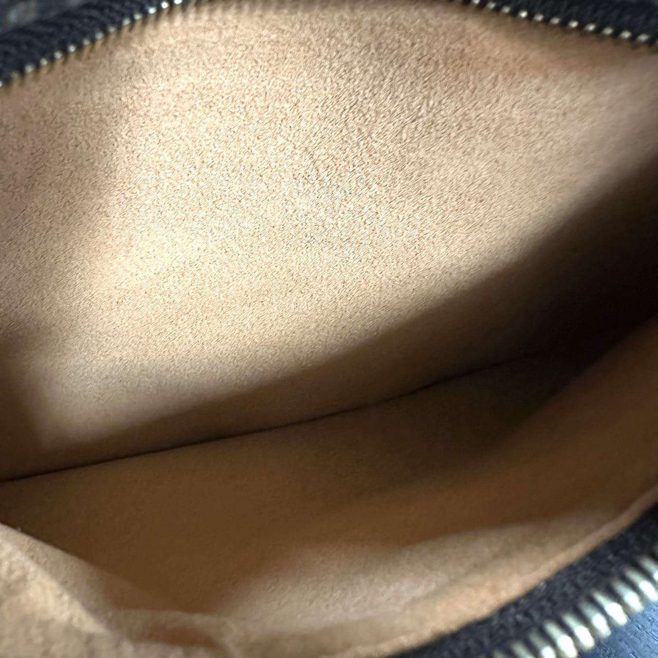 Louis Vuitton Roulis Tote 2-Way Shoulder Bag Monogram Brown — view 8