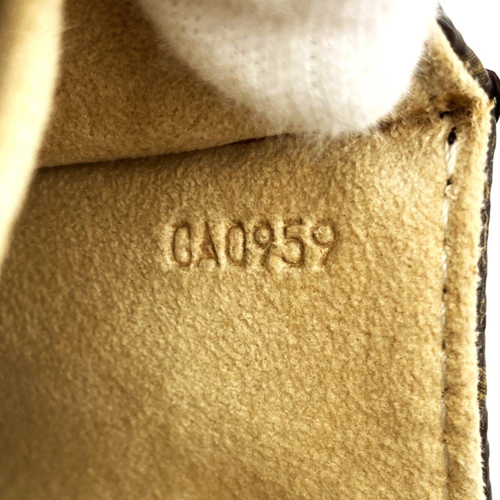 Louis Vuitton Pochette Twin PM Shoulder Bag Monogram — view 9