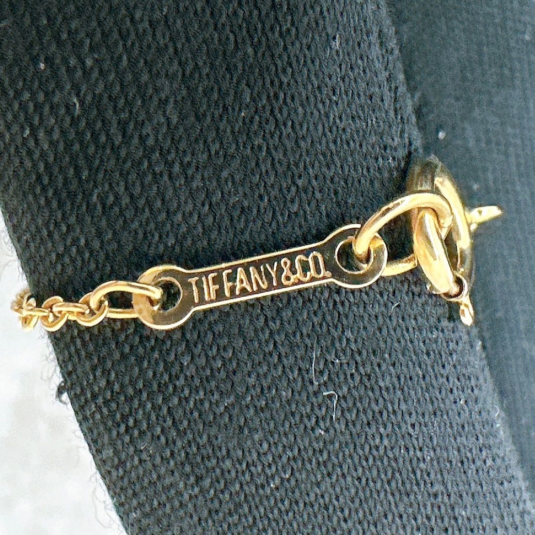 Tiffany & Co Kiss Yellow Gold Necklace 41 cm — view 8
