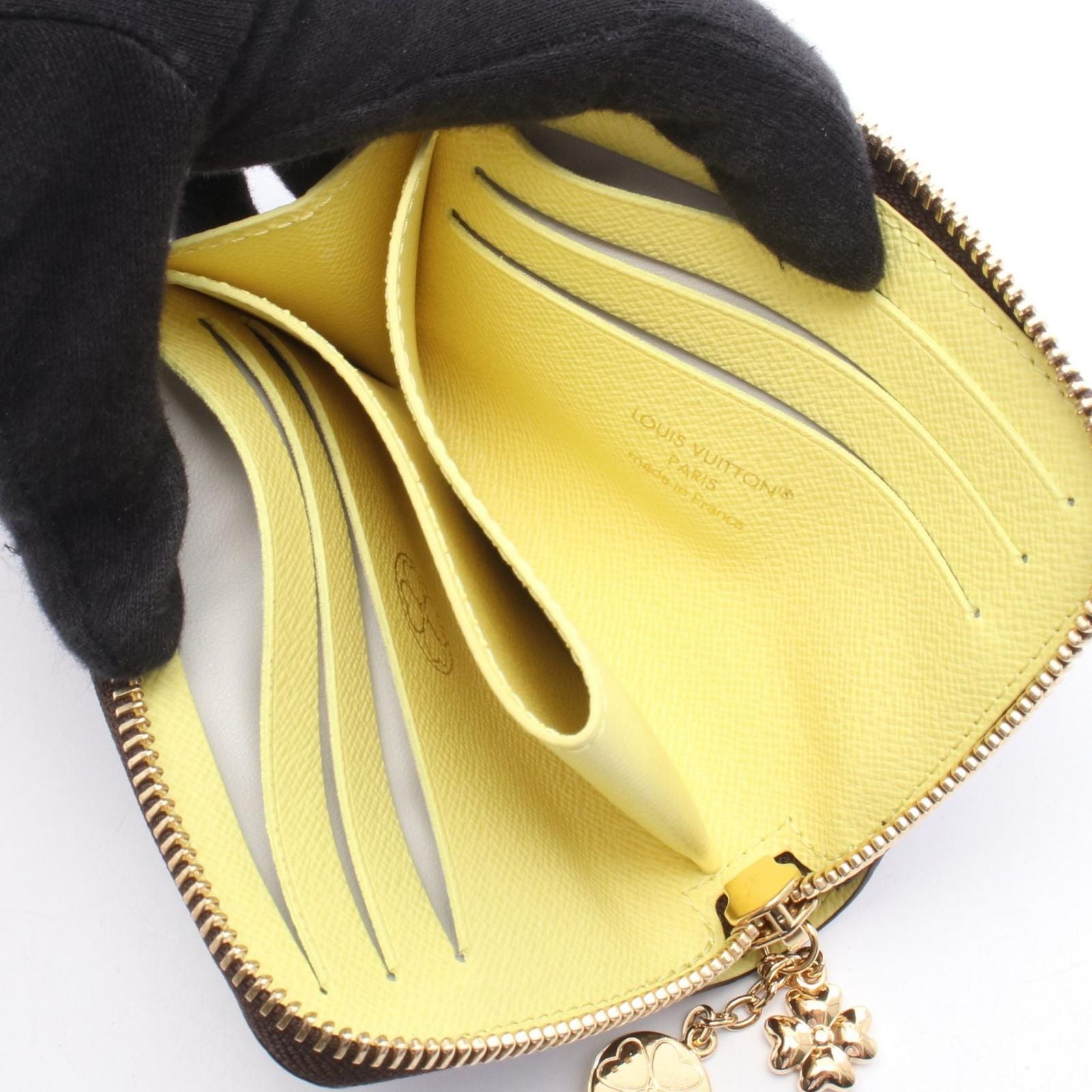 Louis Vuitton Coin Case Portefeuille Noah Compact Monogram Citrus Leather — view 3