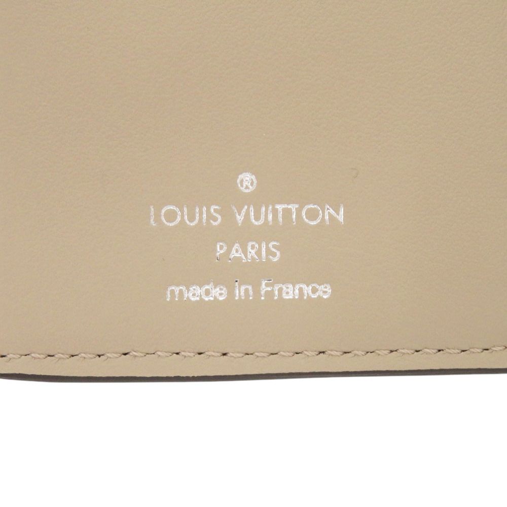 Louis Vuitton Portefeuille Clair Monogram Mahina Gale Bifold Wallet — view 8