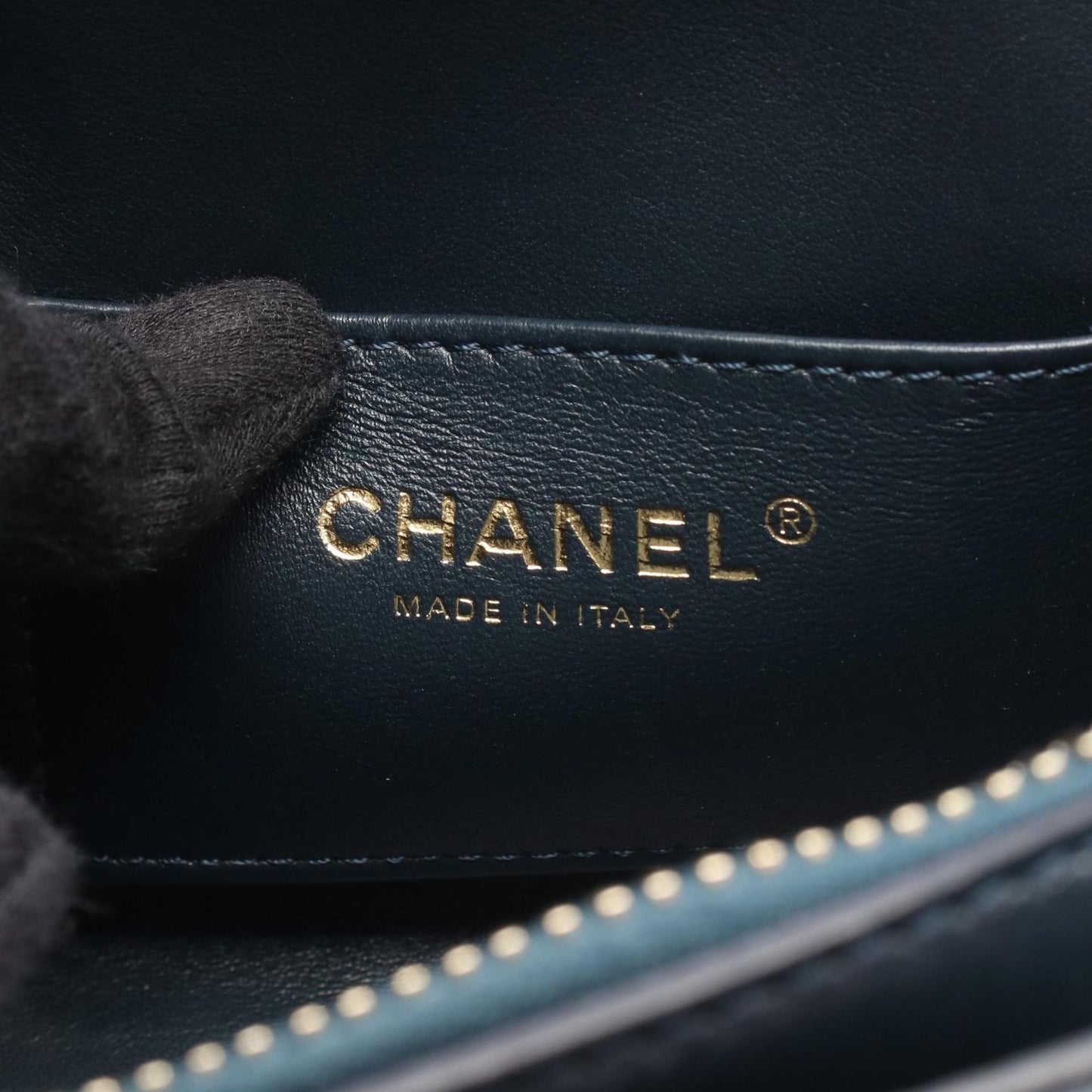 Chanel Shoulder Bag Chezblanc Stitch Medal Navy Leather Flap — view 4