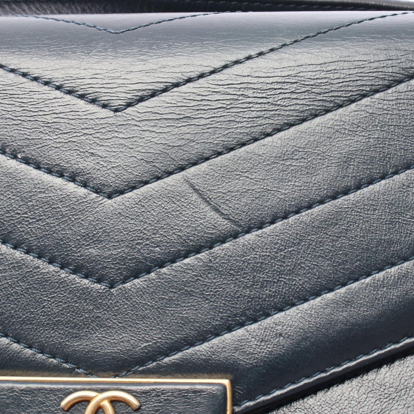 Chanel Shoulder Bag Chezblanc Stitch Medal Navy Leather Flap — view 6
