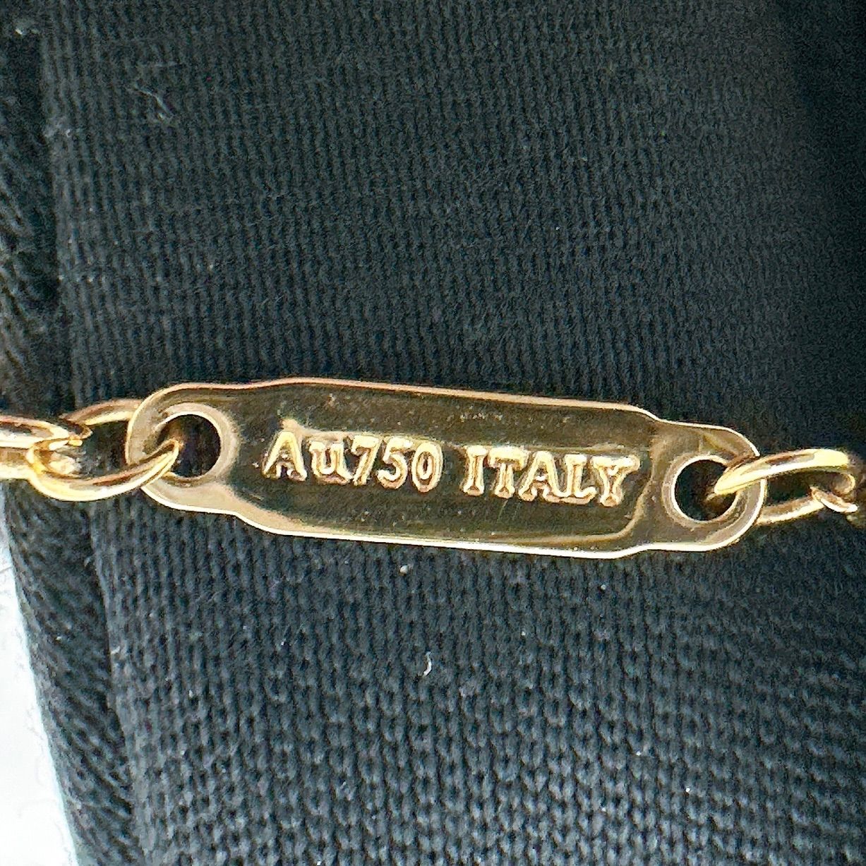 Tiffany & Co T Smile Mini Yellow Gold Necklace — view 7