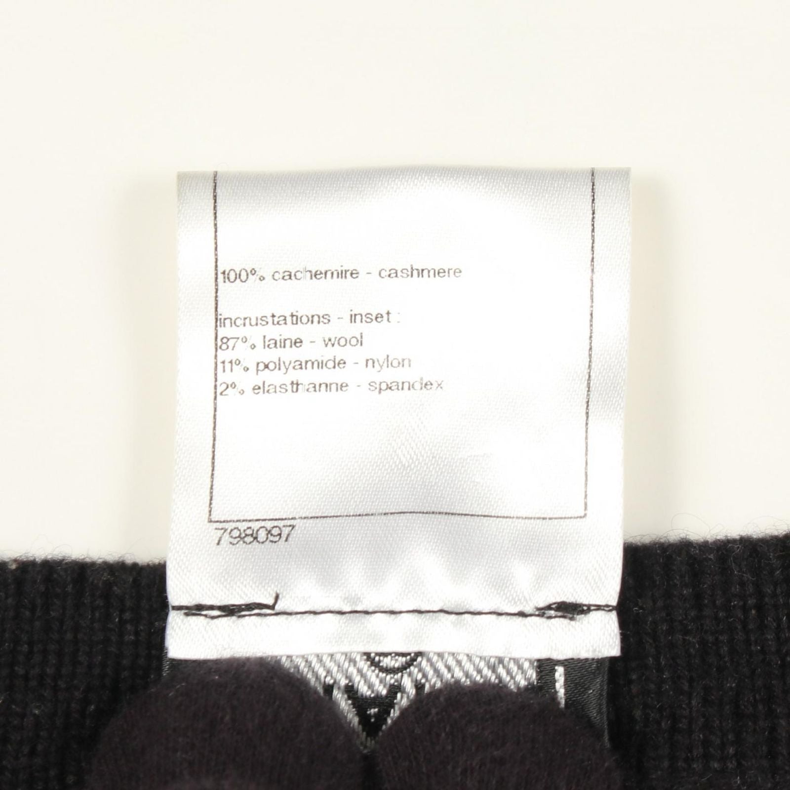 Chanel digan CC Logo Cashmere T-Shirt — view 4