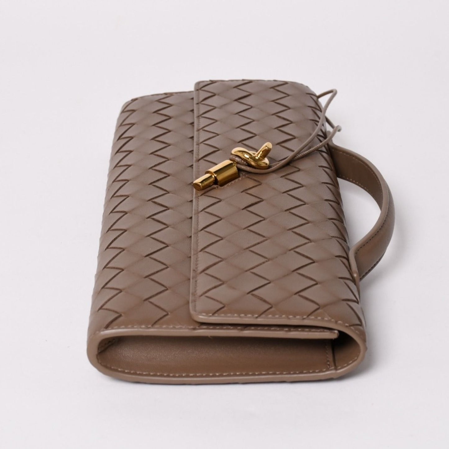 Bottega Veneta Andiamo Clutch Metal Knot Closure Brown Bifold Intrecciato Gold — view 4