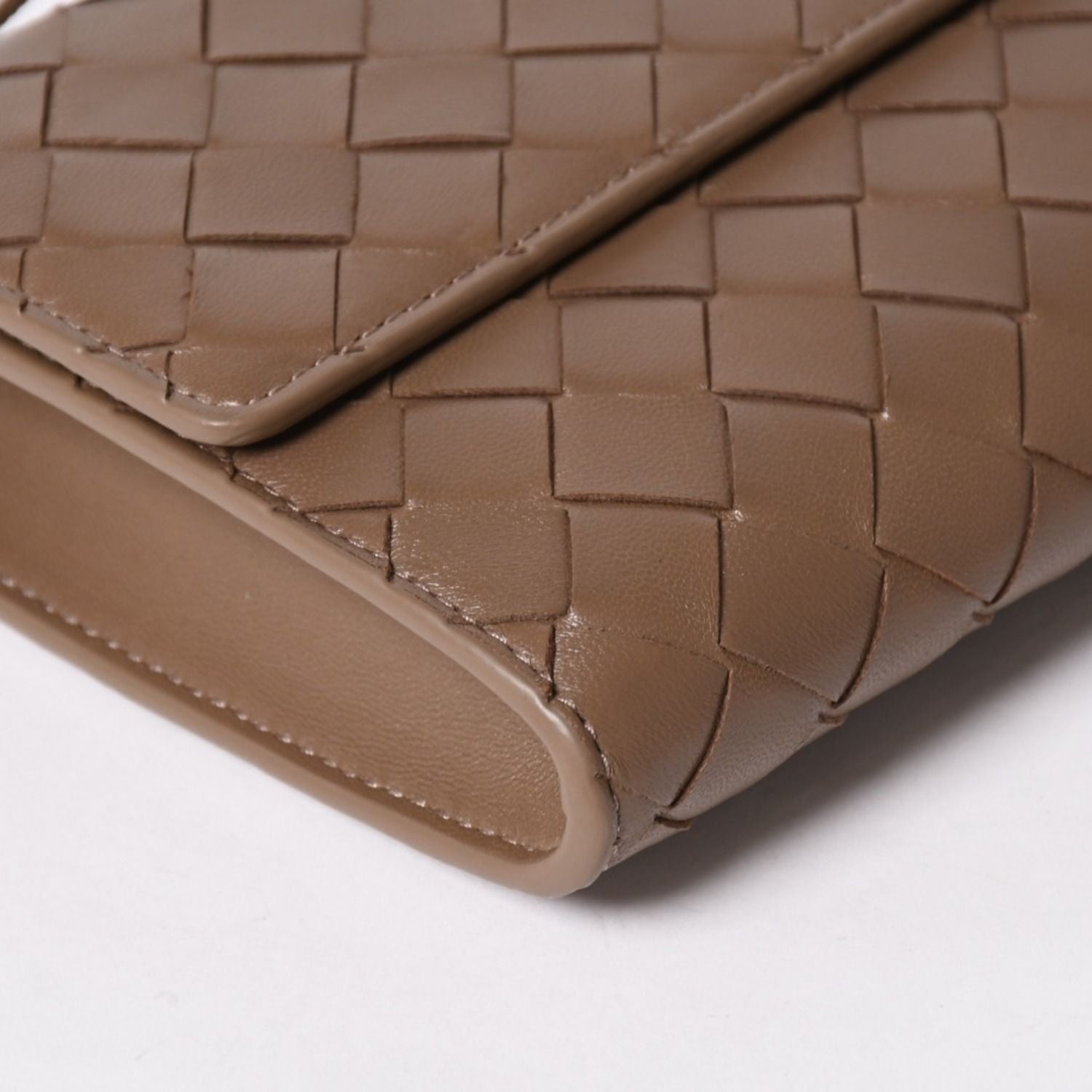 Bottega Veneta Andiamo Clutch Metal Knot Closure Brown Bifold Intrecciato Gold — view 8