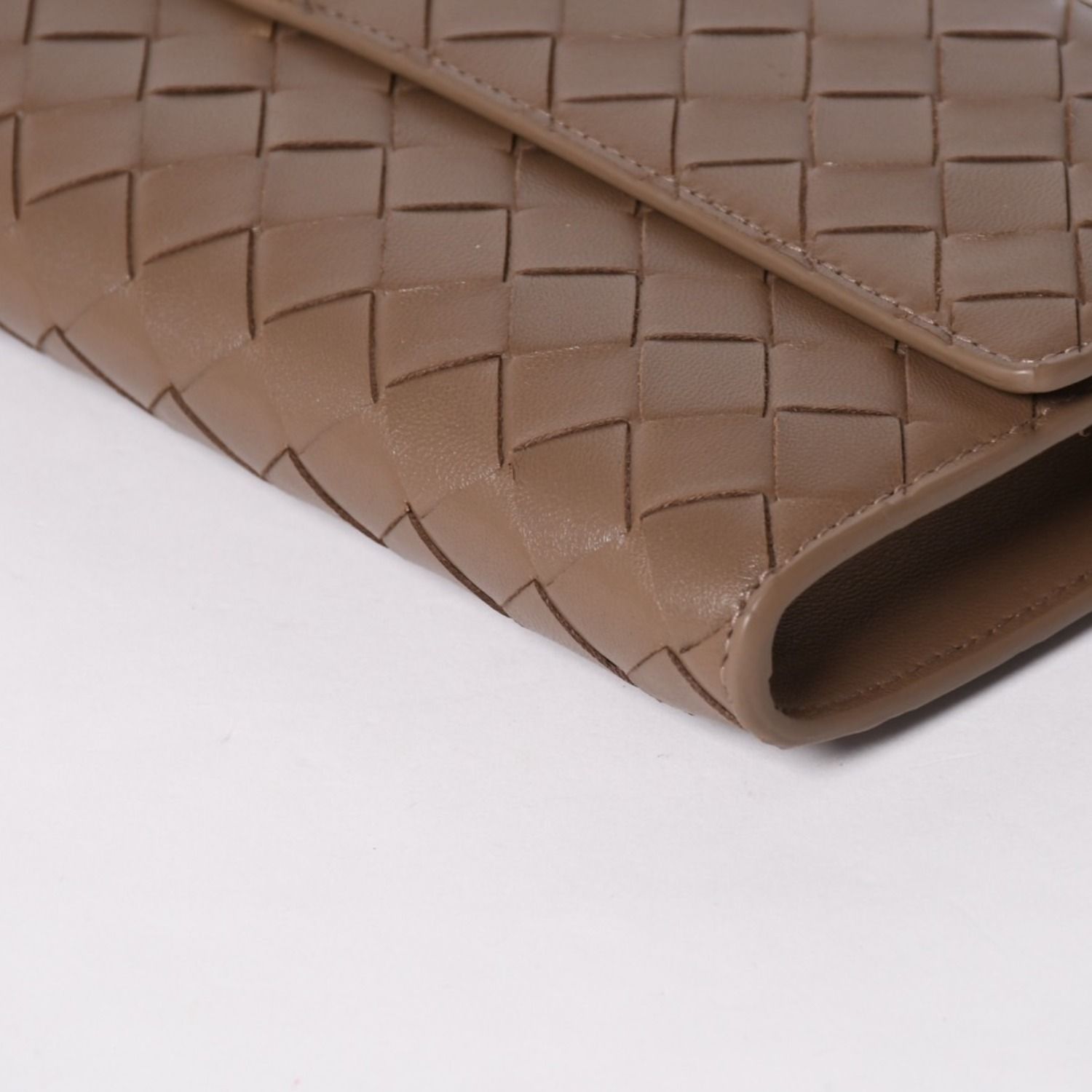 Bottega Veneta Andiamo Clutch Metal Knot Closure Brown Bifold Intrecciato Gold — view 7
