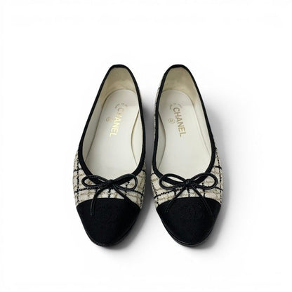 Chanel Flat Shoes Tweed Fabric White Black Gold Ballerina CC Logo Ribbon Ballet — view 2