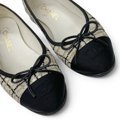 Chanel Flat Shoes Tweed Fabric White Black Gold Ballerina CC Logo Ribbon Ballet — view 9