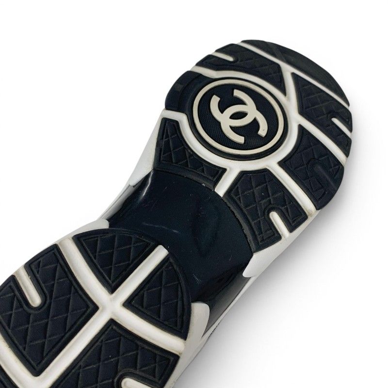 Chanel Sneakers Leather Fabric Suede White Black Blue CC Logo — view 8