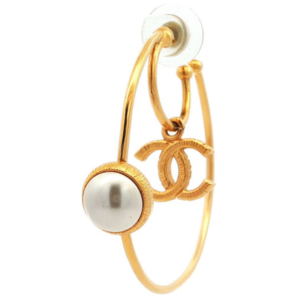 Chanel Yayoi Kusama CC Logo Single Faux Pearl Costume Earrings Alloy Gold