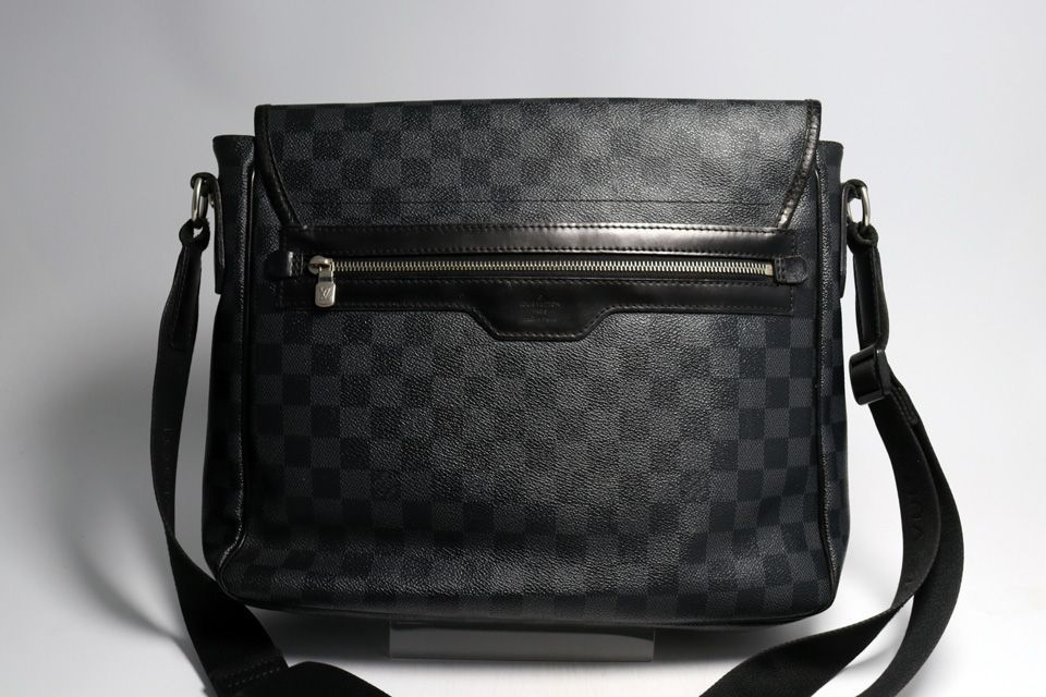Louis Vuitton Damier Graphite Daniel Leather Shoulder — view 2