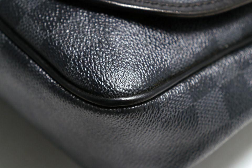 Louis Vuitton Damier Graphite Daniel Leather Shoulder — view 4
