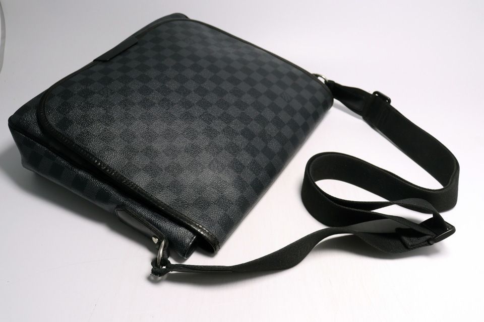 Louis Vuitton Damier Graphite Daniel Leather Shoulder — view 6