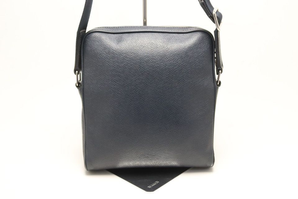 Louis Vuitton Taiga Messenger Ppm Leather Shoulder — view 2